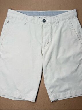 Tommy Bahama Performance Golf Shorts Size 30 Beige